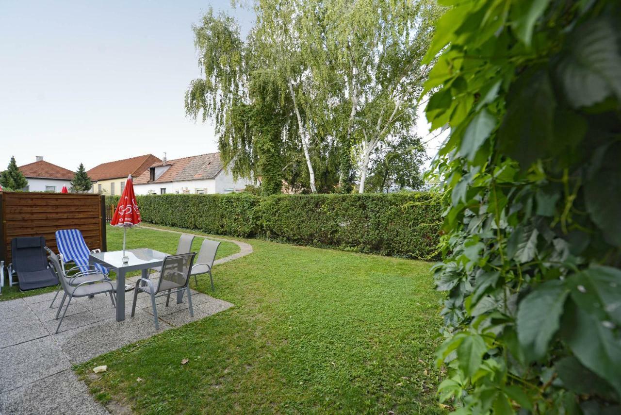 Ferienwohnungen Karoly Mörbisch am See Esterno foto